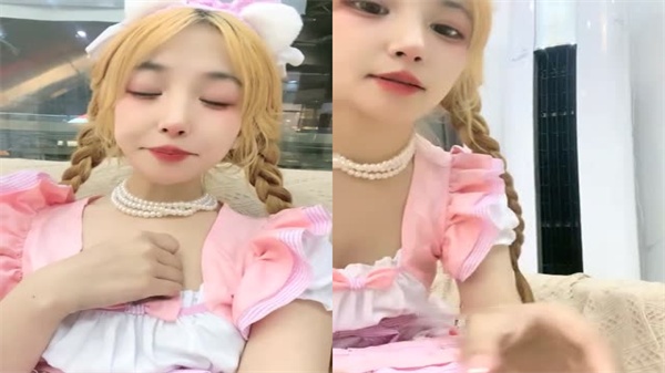 仆裙金发辩子女神